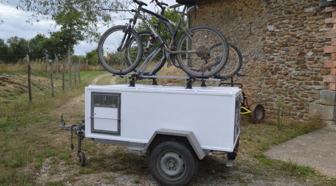 VENDUE – Remorque pour chiens à vendre